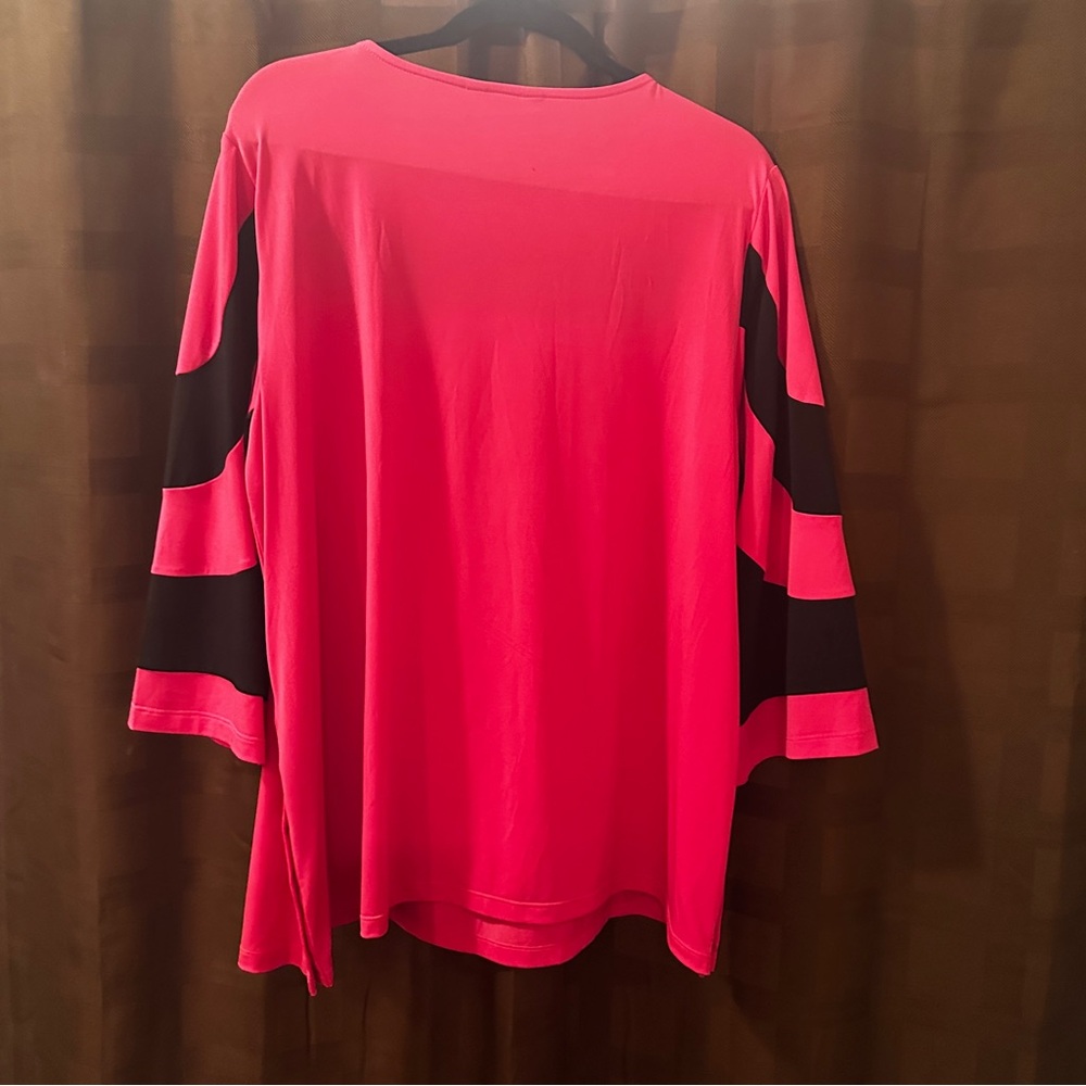 Multiples Top Size Large With Button Side Accent - image 3